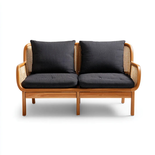 2-Sitzer Terrassensofa Naturholz mit Rattanbespannung und schwarzen Polyesterkissen 120 x 70 x 78 cm